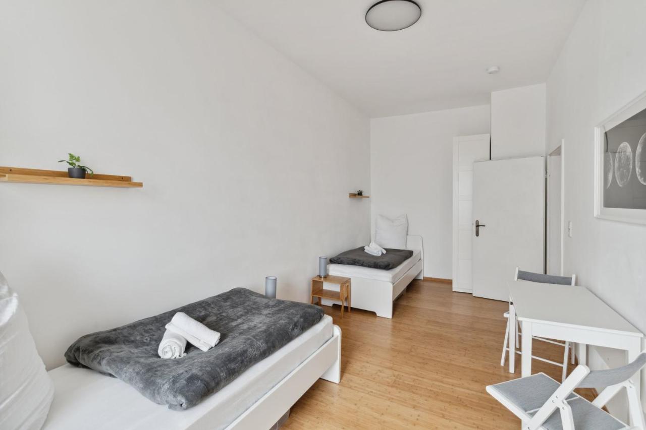 Apartment Fuer 13 Gaeste, 5 Schlafzimmer, 2 Baeder, 2 Loggia'S, Leipzig Zentrum Ost Екстериор снимка