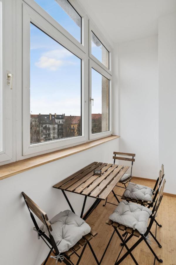 Apartment Fuer 13 Gaeste, 5 Schlafzimmer, 2 Baeder, 2 Loggia'S, Leipzig Zentrum Ost Екстериор снимка